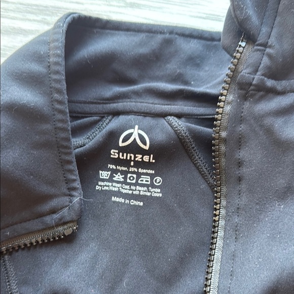 Black athletic jacket - Picture 2 of 3